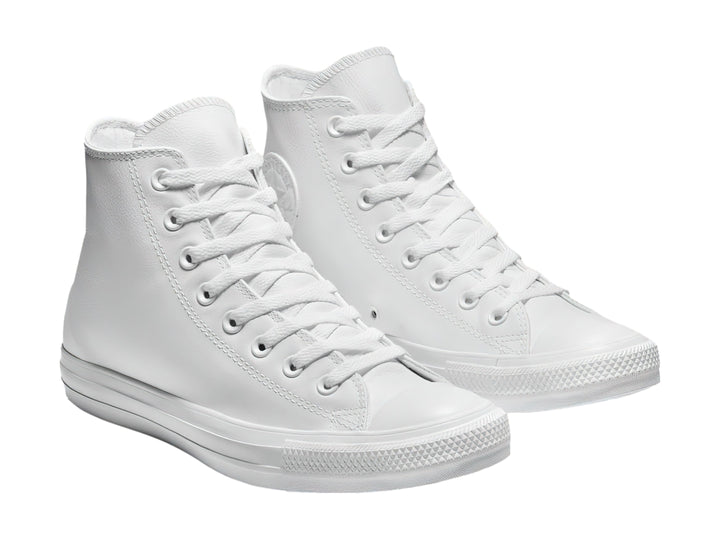 Tenis Converse Chuck Taylor All Star Hi en color blanco, estilo bota alta con agujetas y suela de goma.
