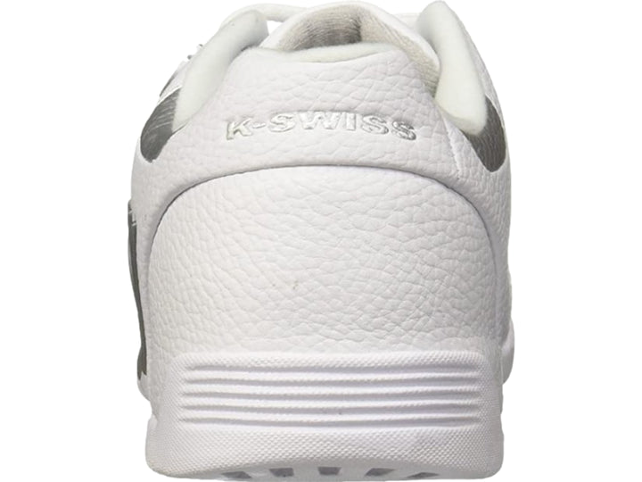 Tenis K-Swiss Montrau color blanco con textura de cuero granulado y suela blanca.