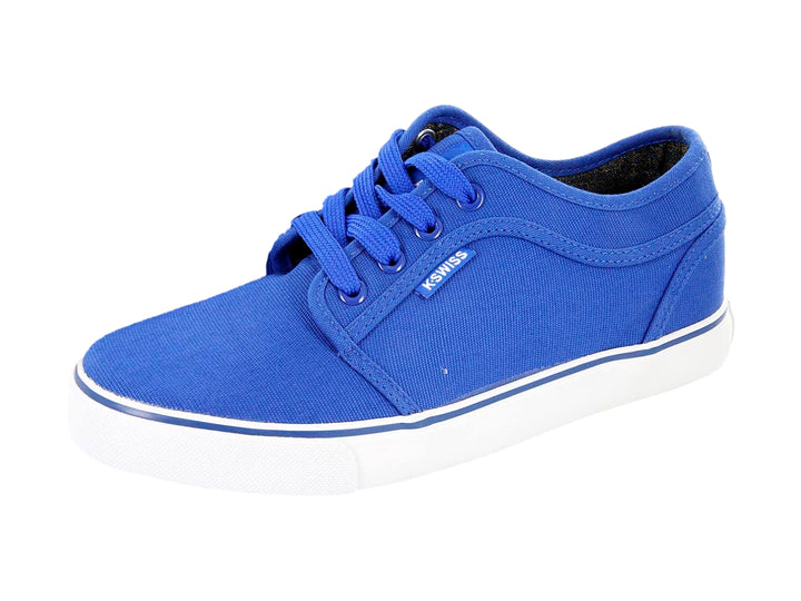 Tenis K-Swiss para niño en color azul royal con suela blanca y agujetas coordinadas.