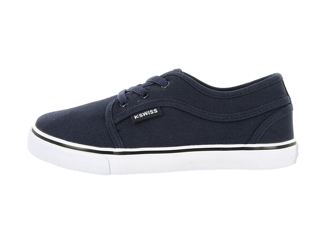Zapato casual K-SWISS para niño en color azul marino con suela blanca y agujetas.