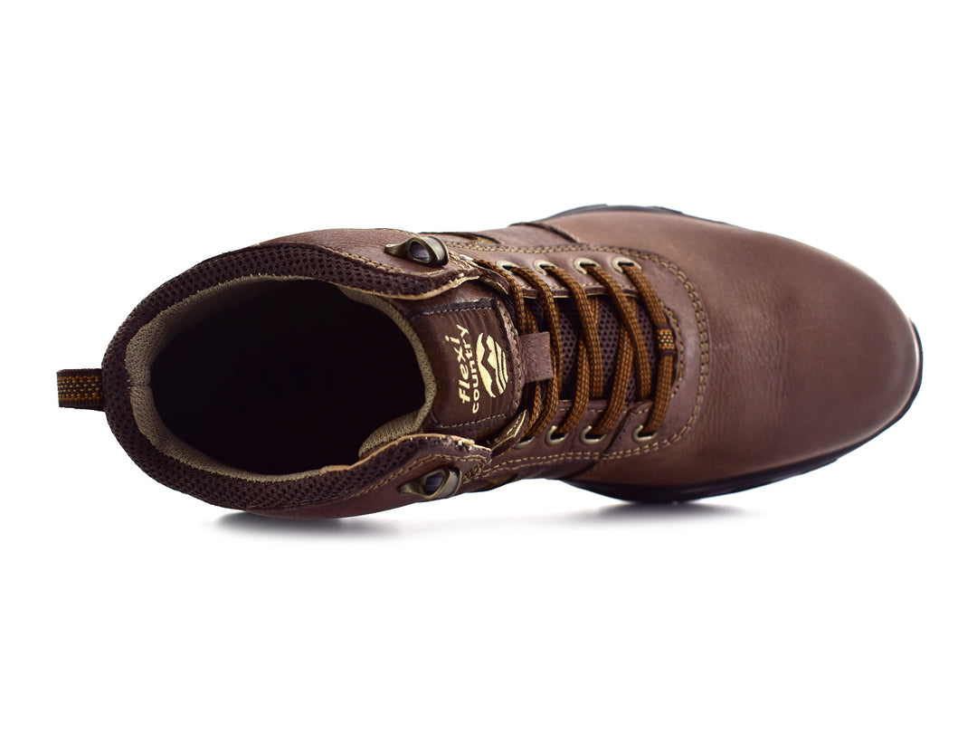 Botín Flexi color chocolate de cuero con agujetas y suela negra robusta para hombre.