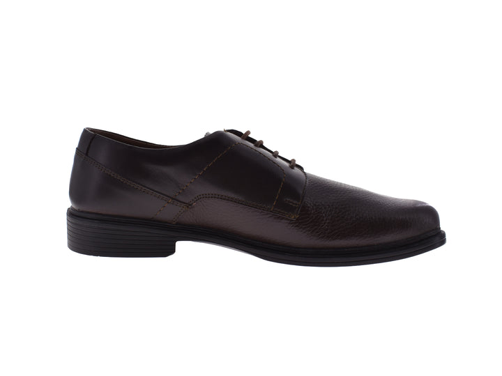 Zapato formal JARKING para hombre en color café oscuro con textura de cuero y agujetas.