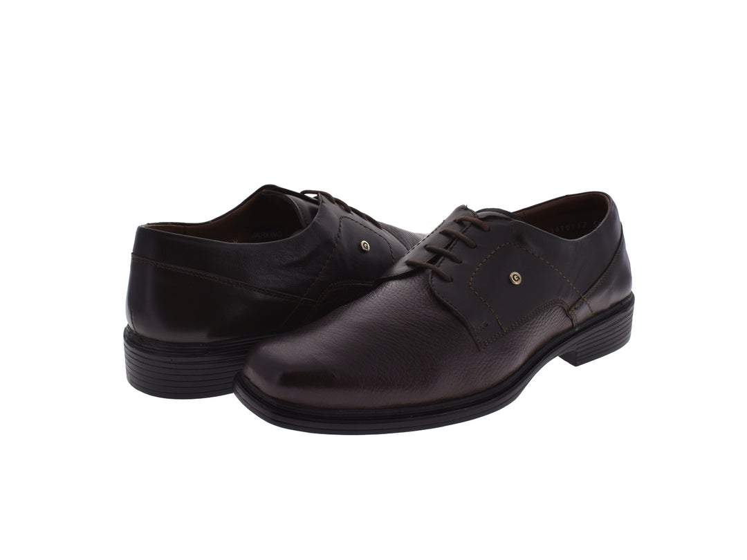 Zapato formal JARKING para hombre en color café oscuro con textura de cuero y agujetas.