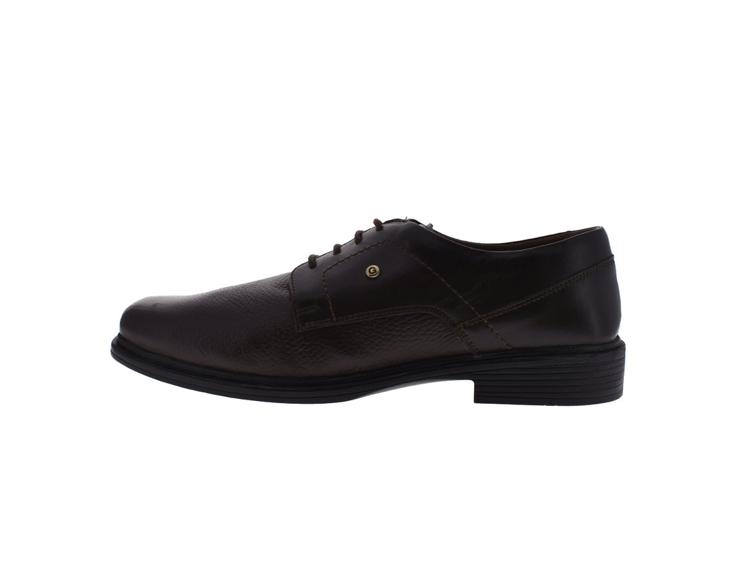 Zapato formal JARKING para hombre en color café oscuro con textura de cuero y agujetas.