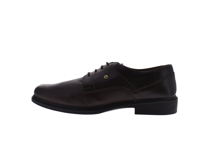 Zapato formal JARKING para hombre en color café oscuro con textura de cuero y agujetas.