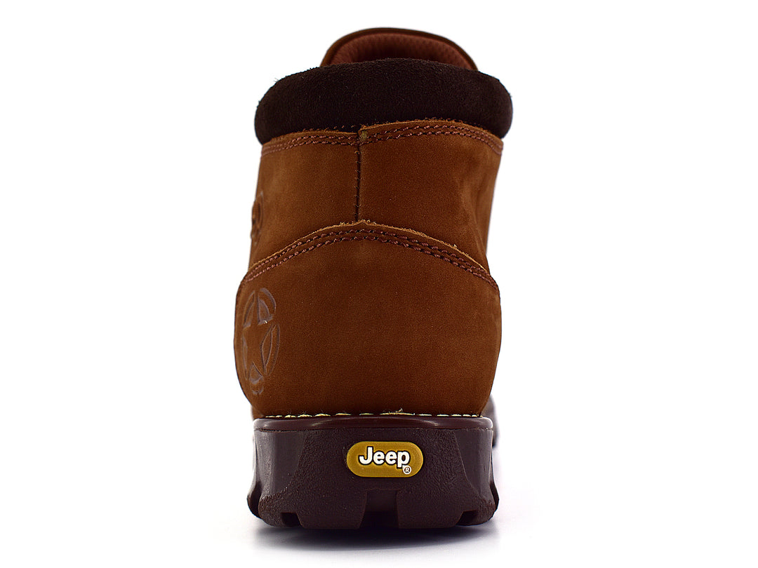 Bota Jeep 1950 de nobuck color bronce con suela marrón oscuro y cordones