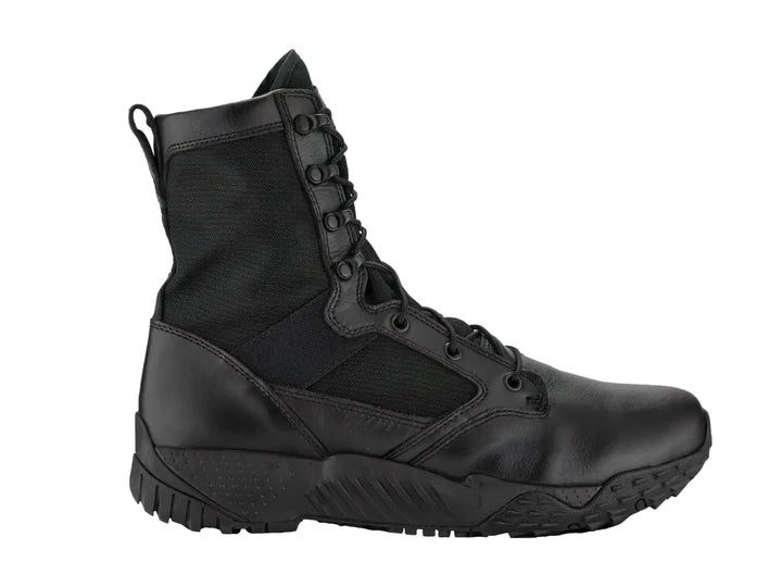 Bota Under Armour Jungle Rat en color negro, de caña alta con materiales mixtos de cuero y tela.