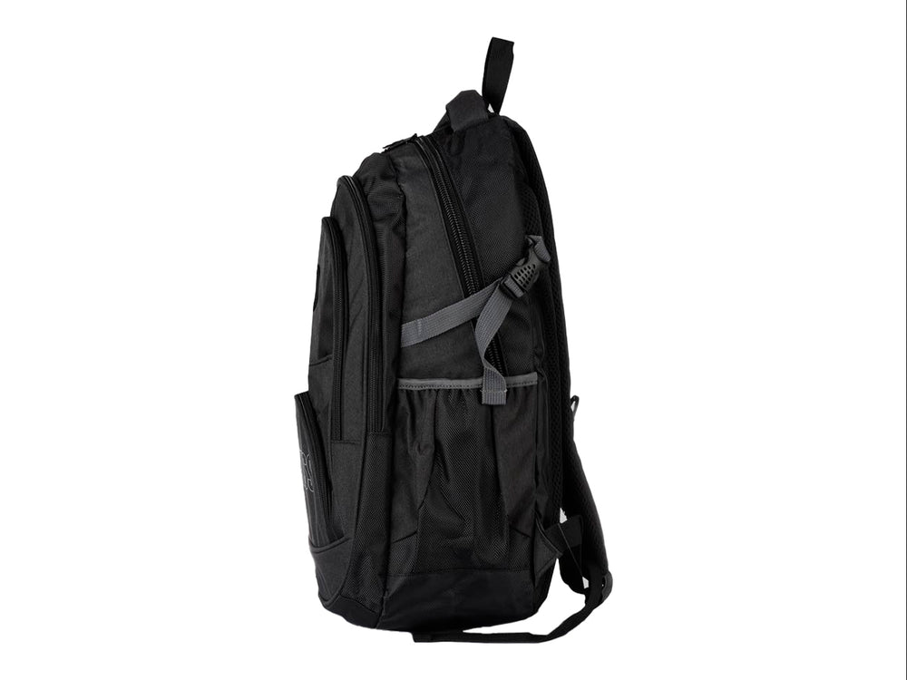 Mochila escolar K-Swiss de color negro con múltiples compartimentos y logotipo frontal.