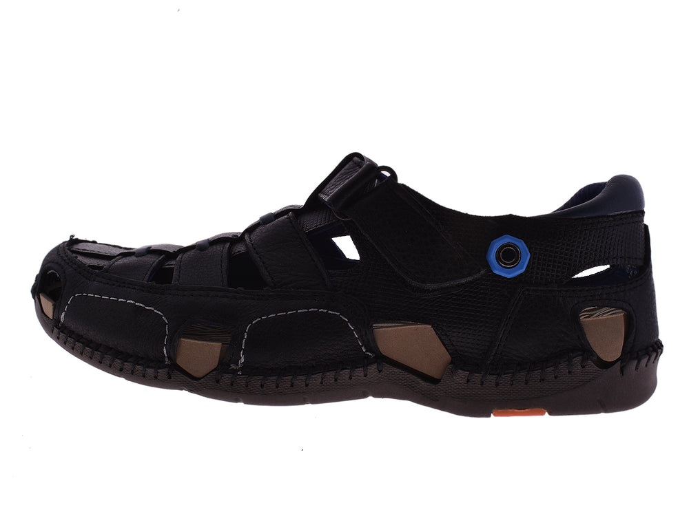 Sandalias negras para hombre estilo cerrado con detalles azules y acabado mate.
