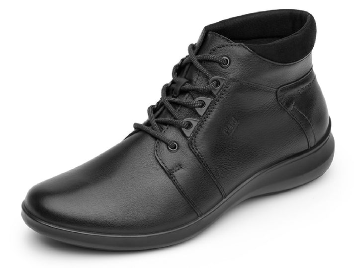 Botas negras de cuero para mujer marca Flexi con agujetas y corte al tobillo.