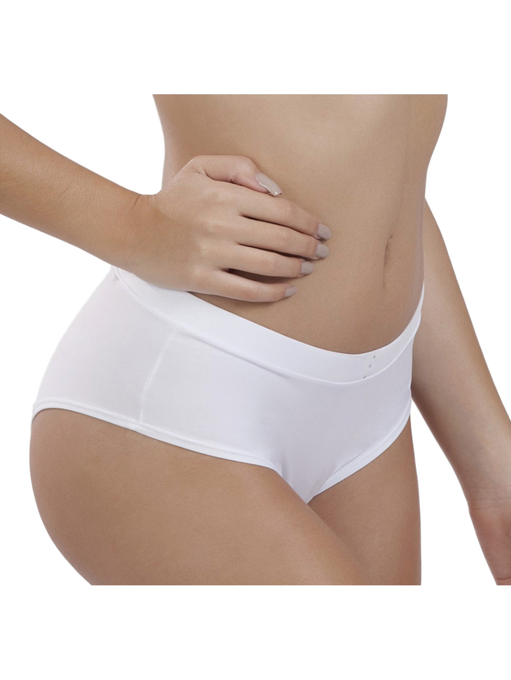 Mujer vistiendo un panty blanco de corte boxer.