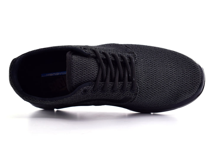 Tenis VANS ISO 1.5 color negro con tejido de malla y suela plana.