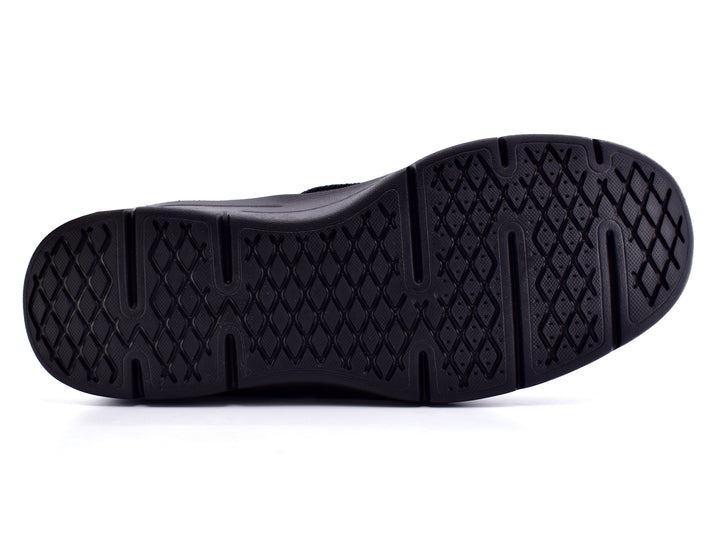Tenis VANS ISO 1.5 color negro con tejido de malla y suela plana.