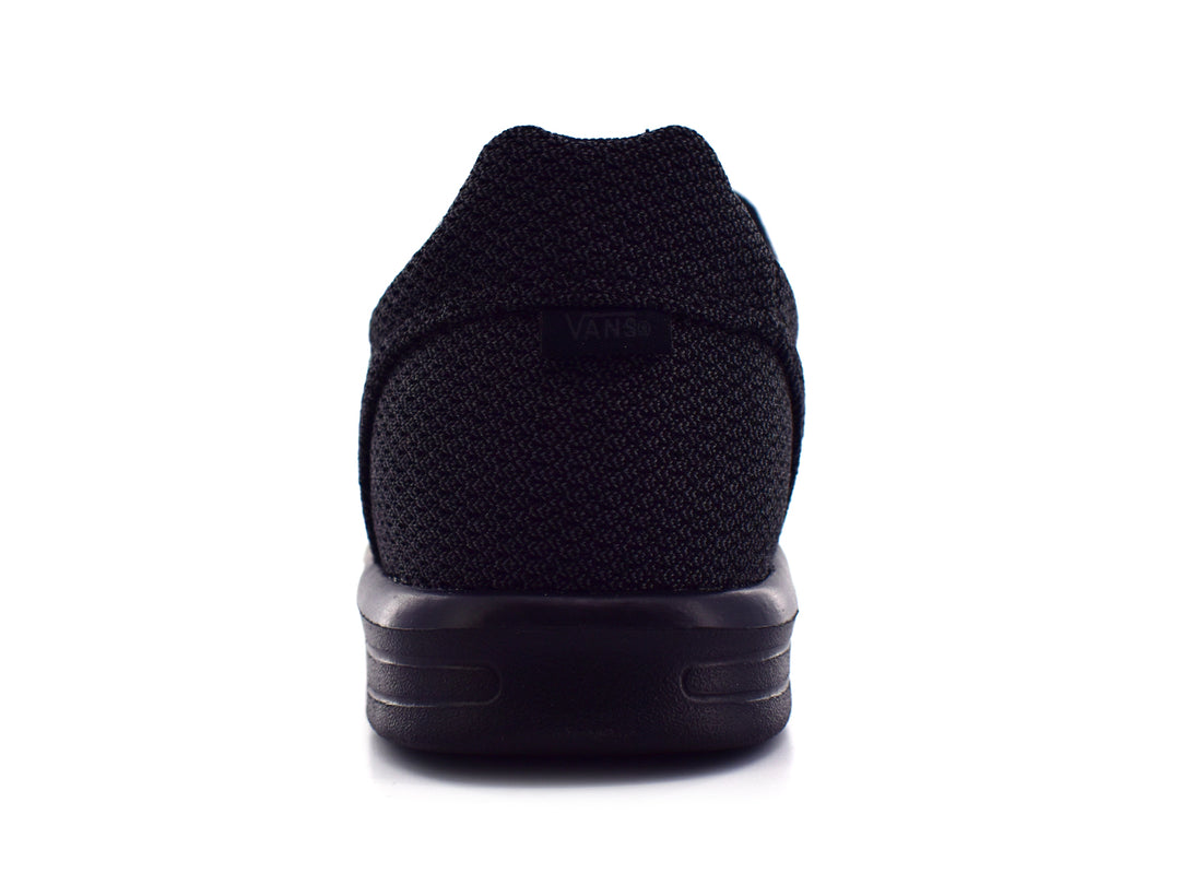 Tenis VANS ISO 1.5 color negro con tejido de malla y suela plana.