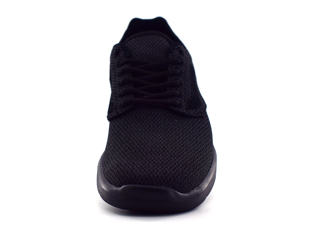 Tenis VANS ISO 1.5 color negro con tejido de malla y suela plana.