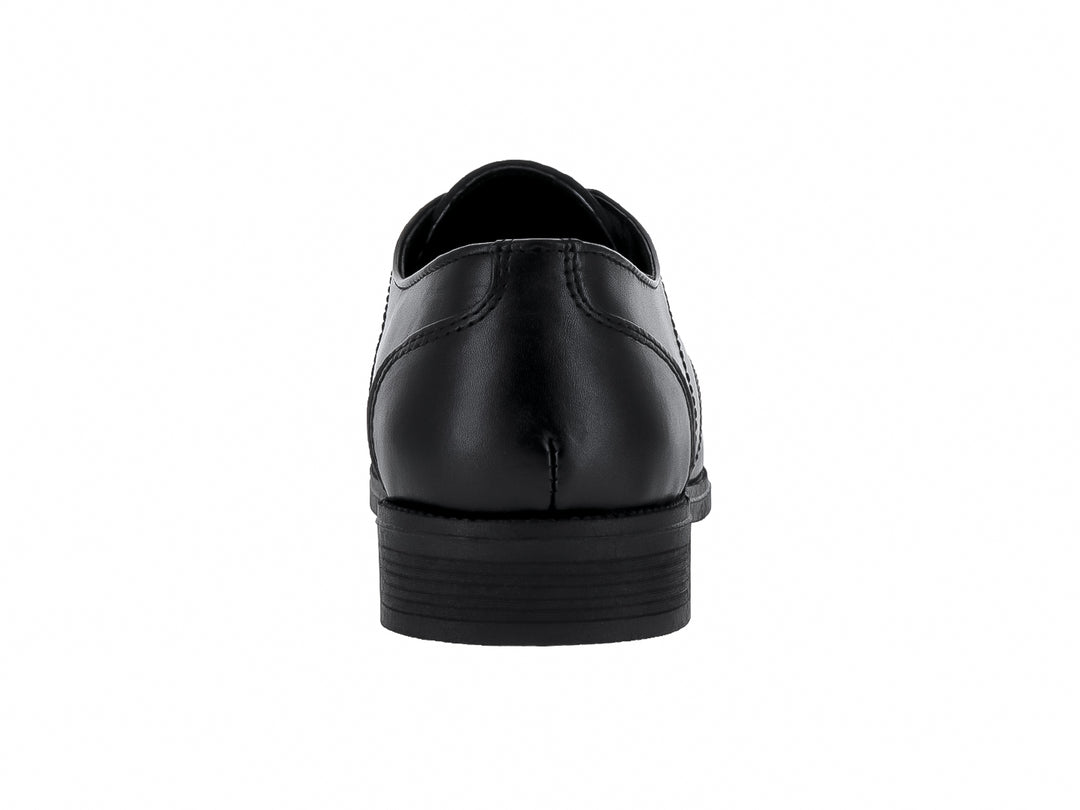 Zapato formal negro de la marca Elegancy con cordones y detalles de textura lineal en el costado.