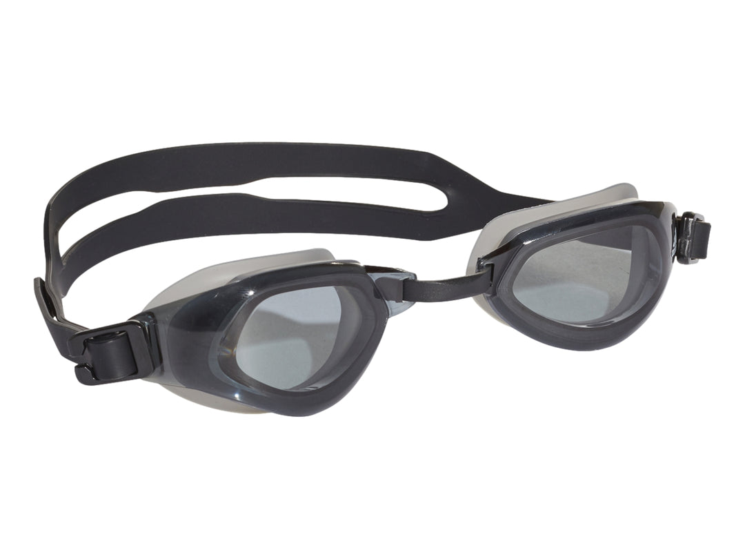 Gafas de natación Adidas Persistar FitJr en color negro con lentes ahumados y correa ajustable.