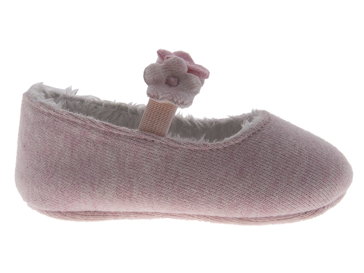 Zapatos rosa para bebé niña con adornos de flores y forro interior blanco.