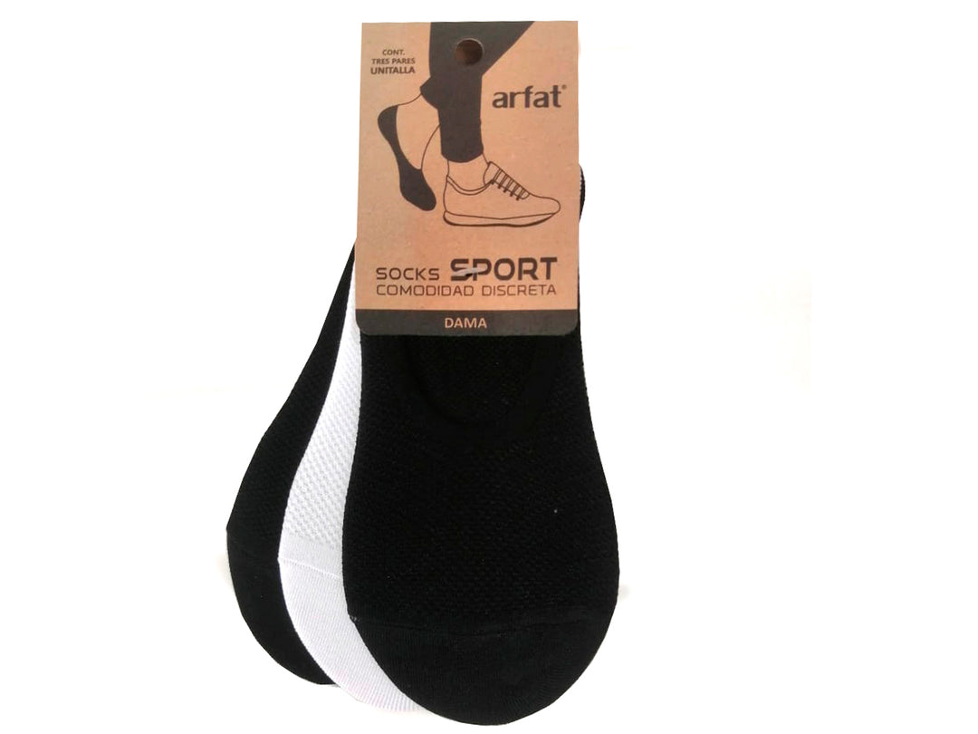 Paquete de tres pares de calcetines cortos Arfat en colores negro y blanco.