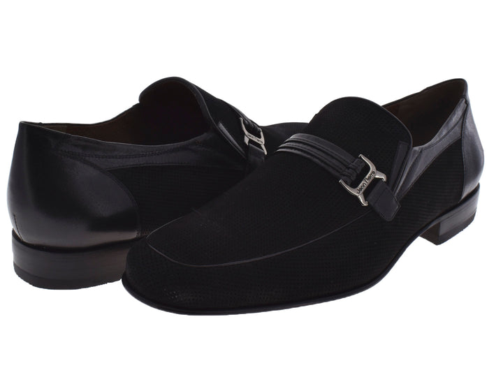 Zapatos negros para hombre marca Jean Pierre con detalle de hebilla y acabado en cuero y gamuza.