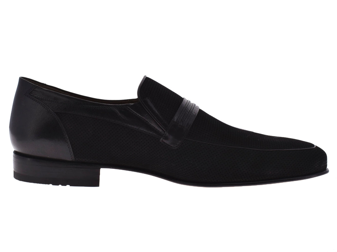 Zapatos negros para hombre marca Jean Pierre con detalle de hebilla y acabado en cuero y gamuza.