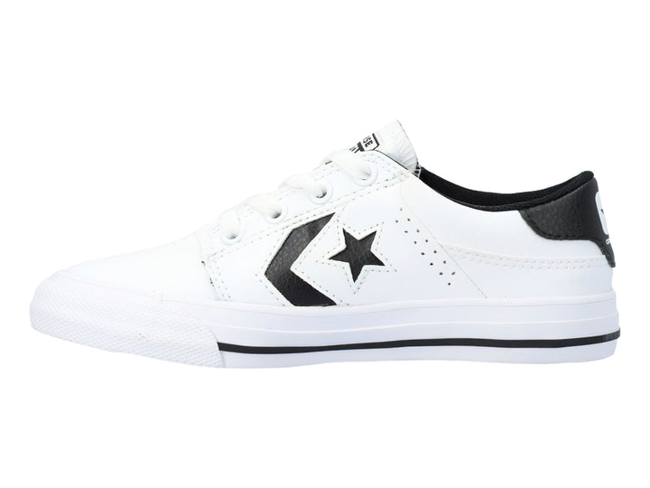 Tenis Converse blancos con detalles en negro, diseño de corte bajo y suela blanca.