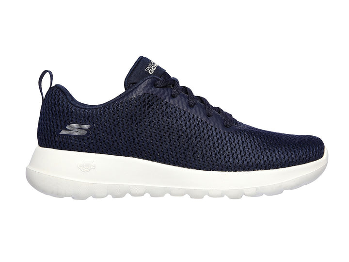 Tenis deportivos Skechers para mujer en color azul marino con suela blanca.