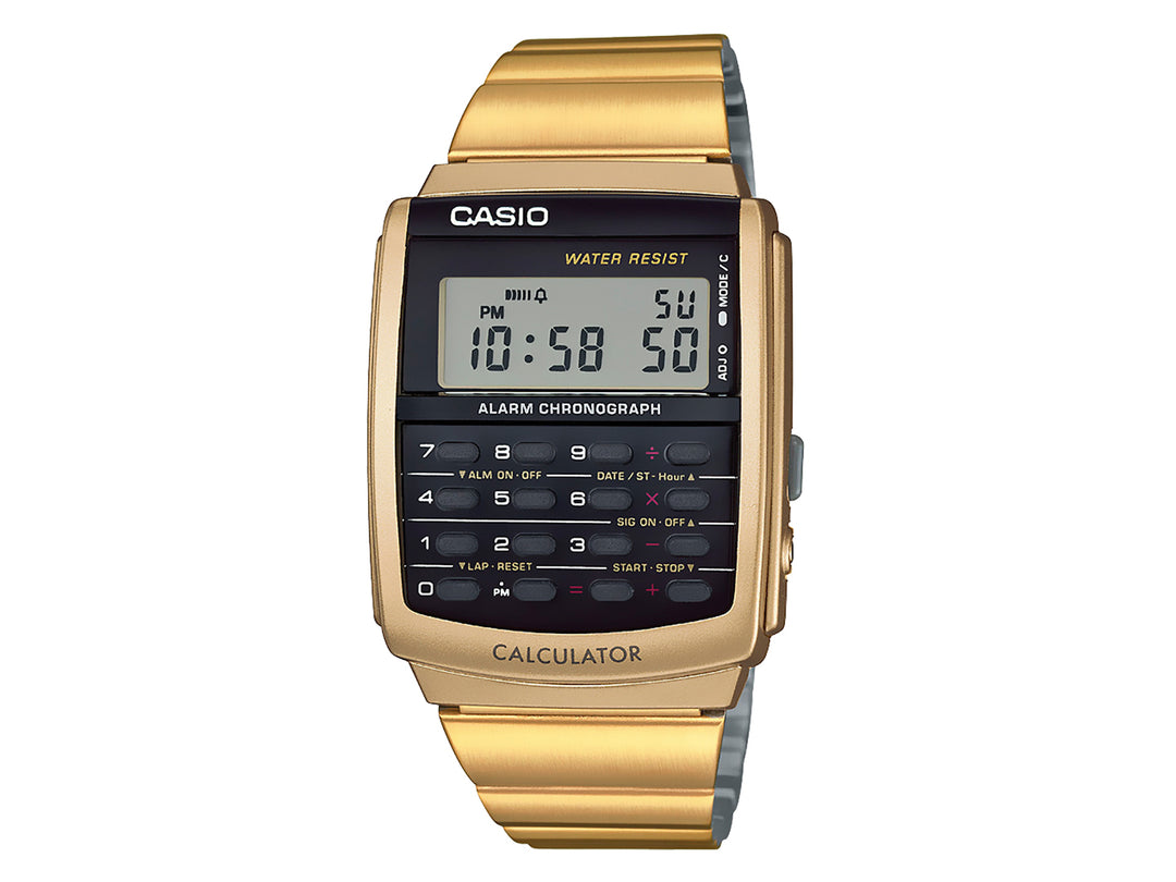 Reloj digital Casio dorado con calculadora integrada en la carátula y correa metálica.