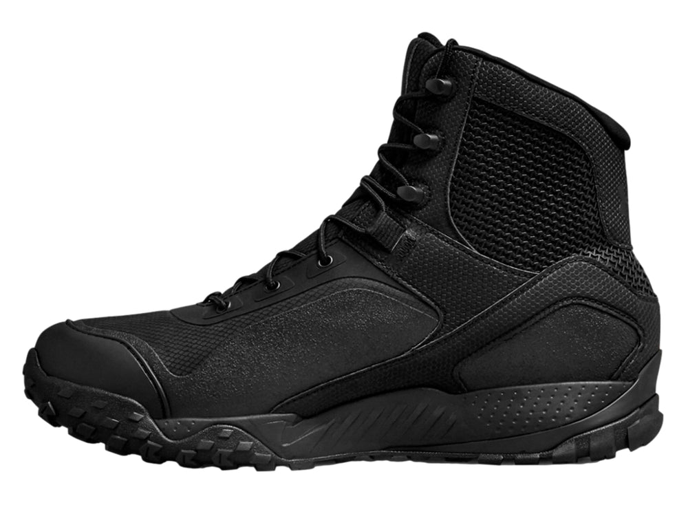 Bota táctica Under Armour Valsetz RTS-DES en color negro para hombre, vista lateral.