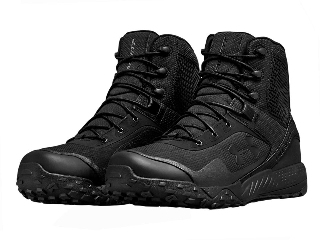 Bota táctica Under Armour Valsetz RTS-DES en color negro para hombre, vista lateral.