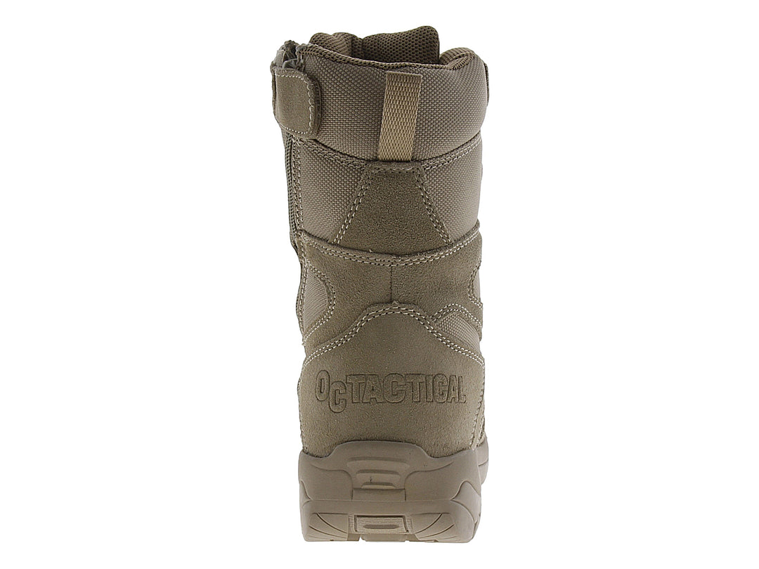 Bota táctica OC Tactical color ámbar de caña alta con cordones y suela resistente.