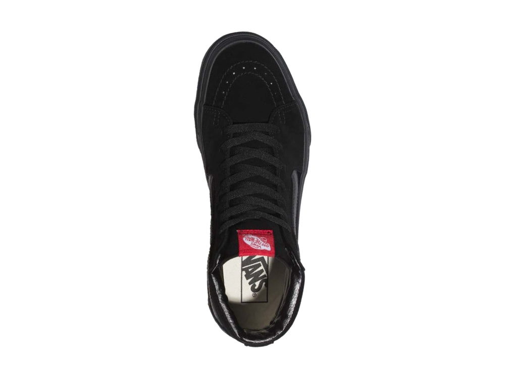 Tenis VANS Sk8-Hi Core Classic en color negro total con detalles rojos en la lengüeta y talón.