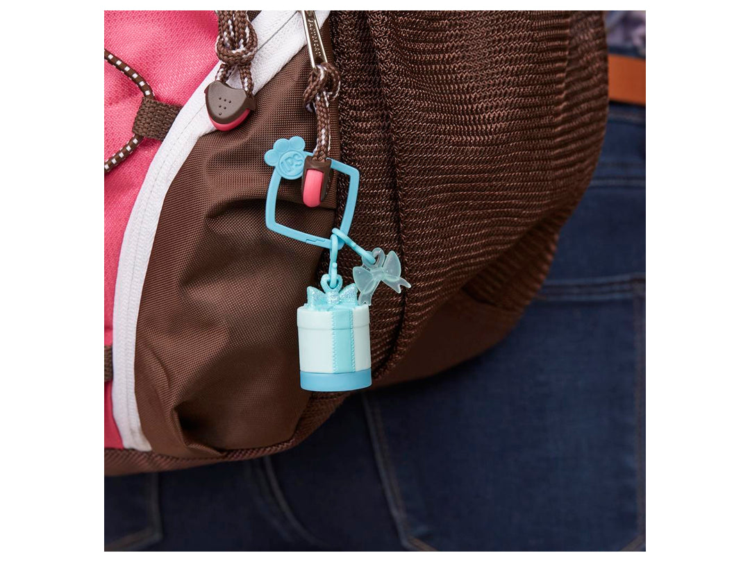 Set de figuras de animales y accesorios Littlest Pet Shop de Hasbro en colores pastel.