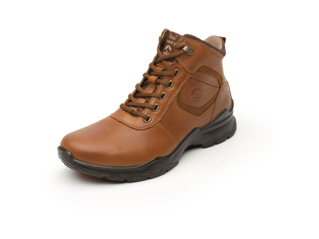 Botas Flexi Sheldon Country para hombre en color tan con suela negra y agujetas.