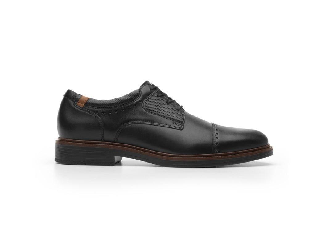 Zapatos Flexi Parker para hombre en color negro con detalles marrones y cordones.