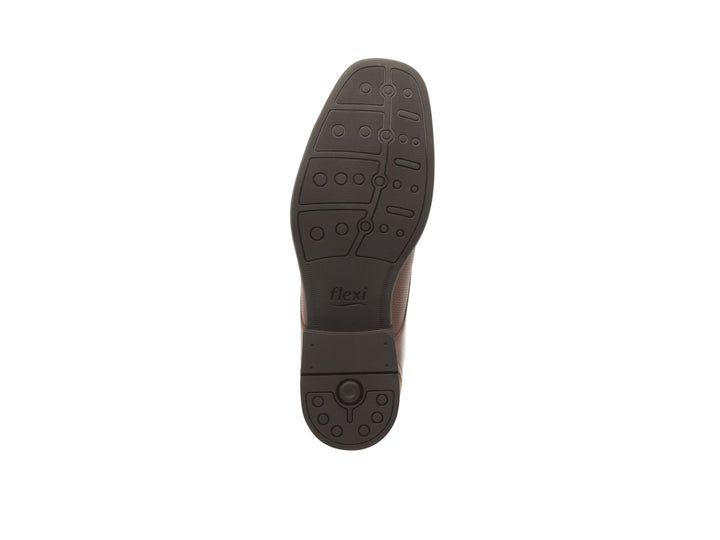 Zapato Flexi Strong para hombre en color tan, estilo mocasín de cuero con suela oscura.