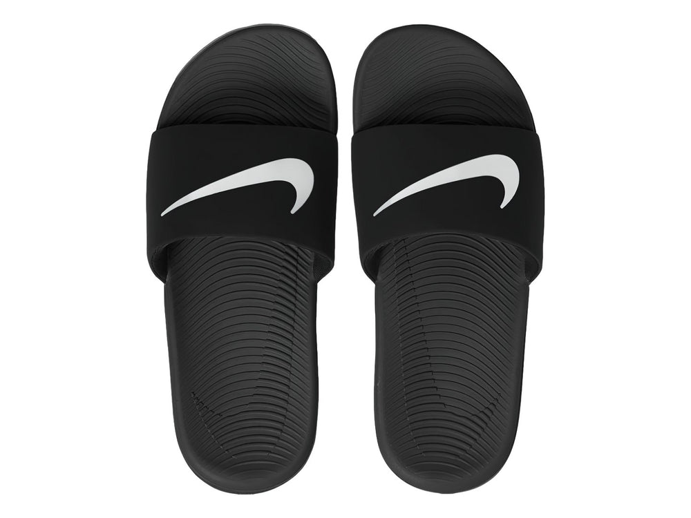 Sandalias Nike Kawa Slide en color negro con logotipo blanco en la banda superior.