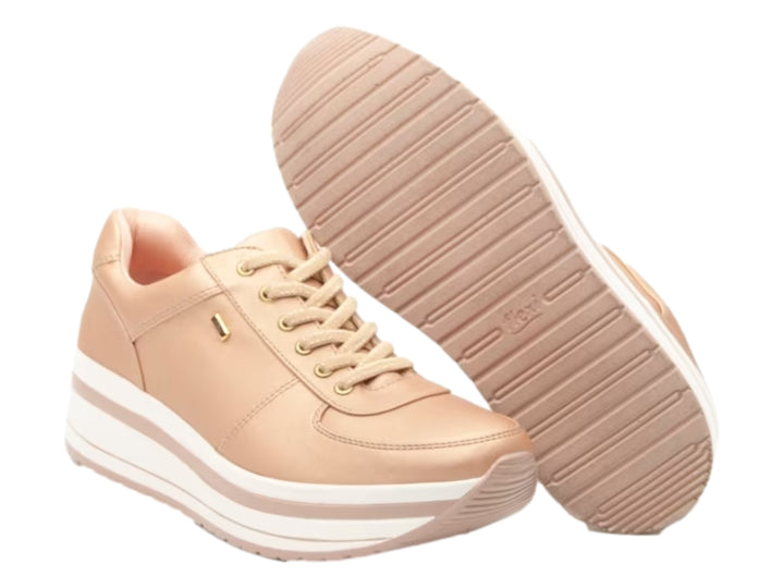 Tenis Flexi Alanis para mujer en color rosa metalizado con suela blanca de plataforma.