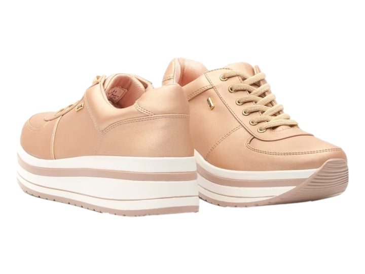 Tenis Flexi Alanis para mujer en color rosa metalizado con suela blanca de plataforma.