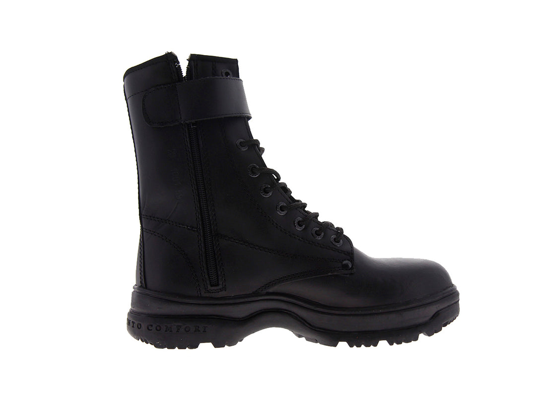 Botas negras de caña alta para hombre con cordones y correa en la parte superior.