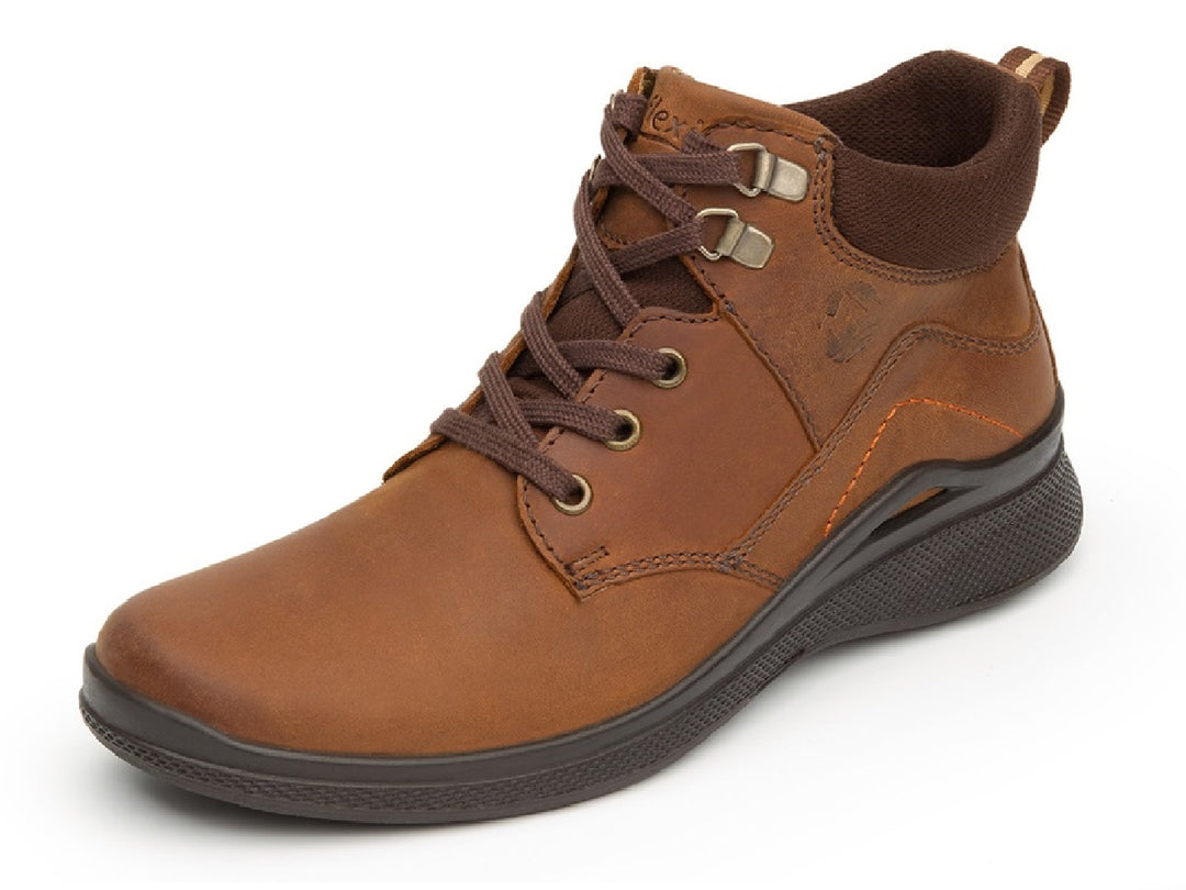 Bota Flexi Outdoor para mujer en color tan con cordones y suela oscura.