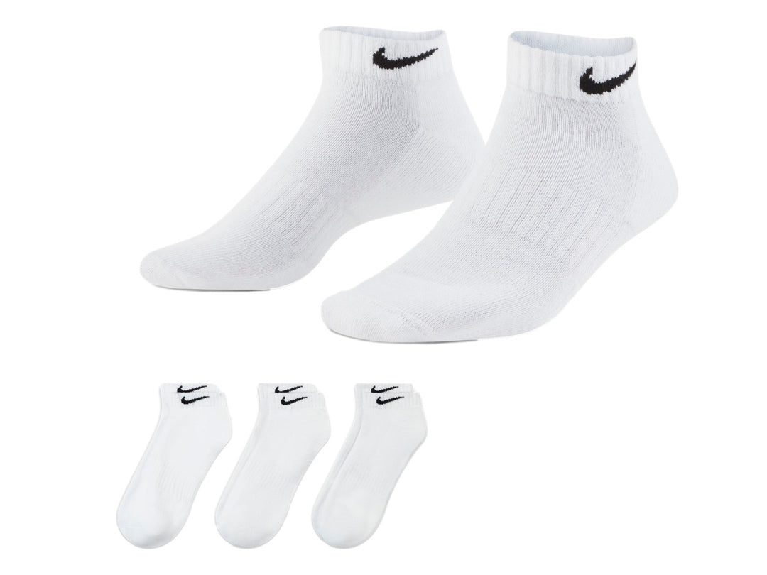 Calcetines Nike Everyday Cushioned Low color blanco con logotipo negro.