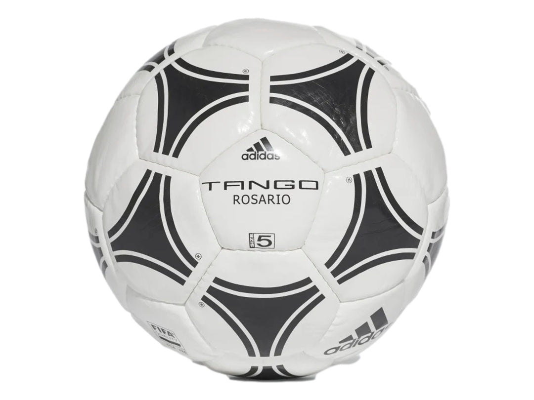 Balón de fútbol Adidas Tango Rosario en color blanco con patrones geométricos negros.