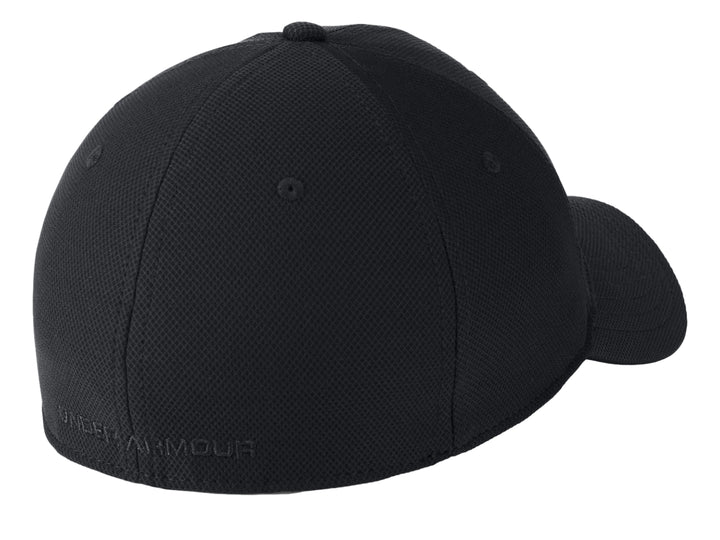 Gorra deportiva Under Armour de color negro con logotipo frontal bordado en el mismo tono.