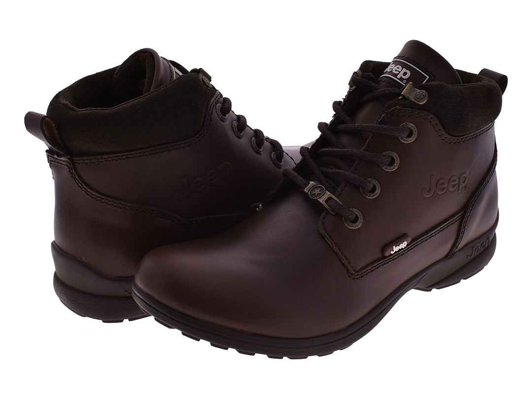 Par de botas Jeep Patriot para mujer en color café con agujetas y acabado mate.