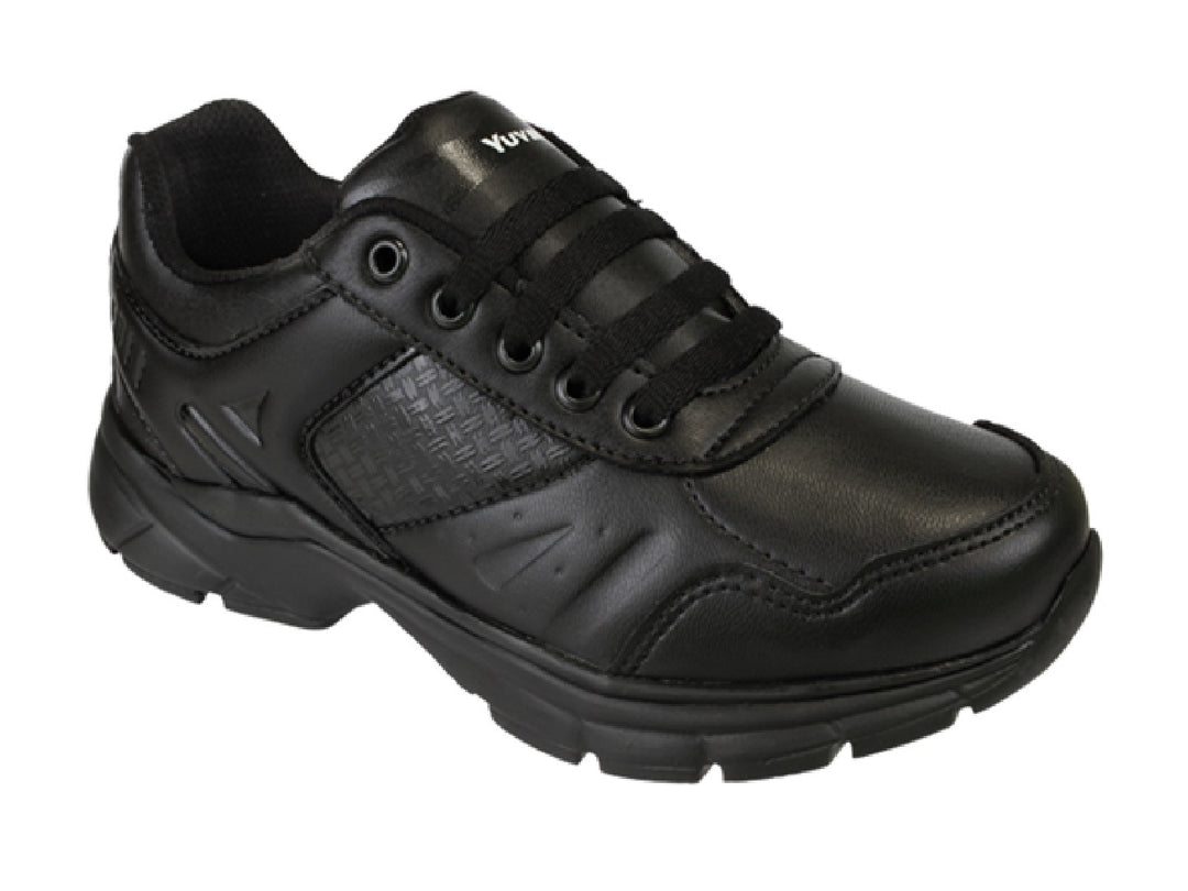 Zapato escolar deportivo de cuero color negro para niños con cordones.
