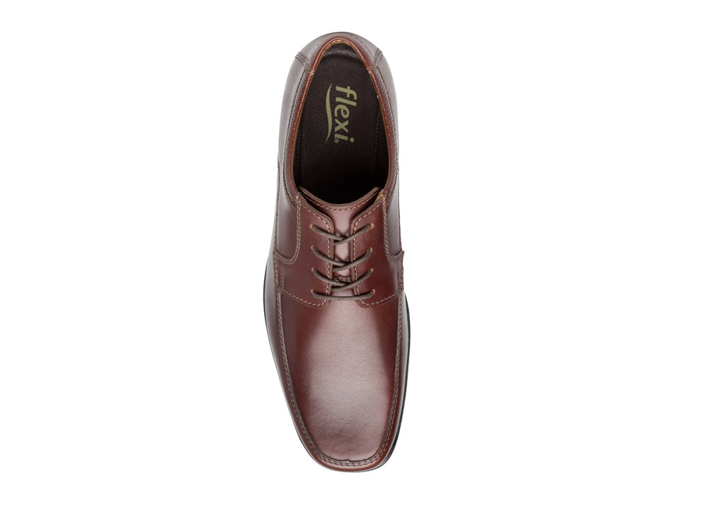 Zapato Flexi Sato para hombre en color oporto de cuero con agujetas y suela oscura.