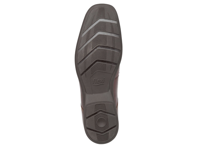 Zapato Flexi Sato para hombre en color oporto de cuero con agujetas y suela oscura.