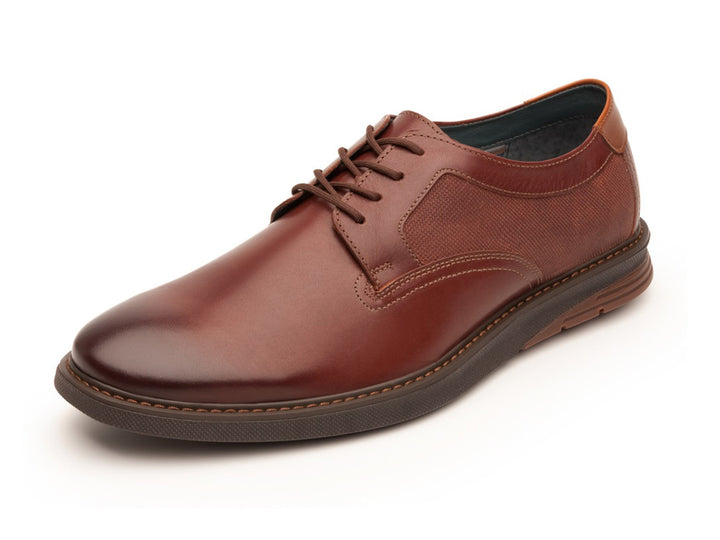 Zapato Flexi Mansell para hombre en color nogal, de cuero con agujetas y suela oscura.