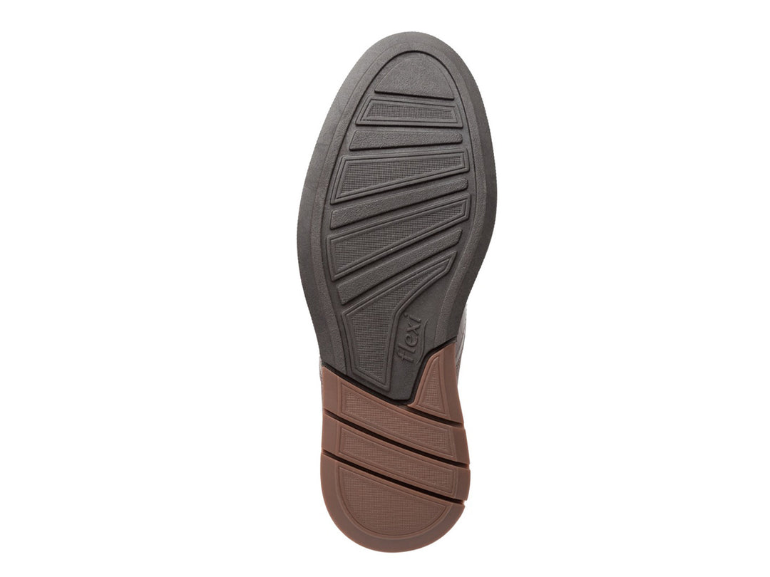 Zapato Flexi Mansell para hombre en color nogal, de cuero con agujetas y suela oscura.